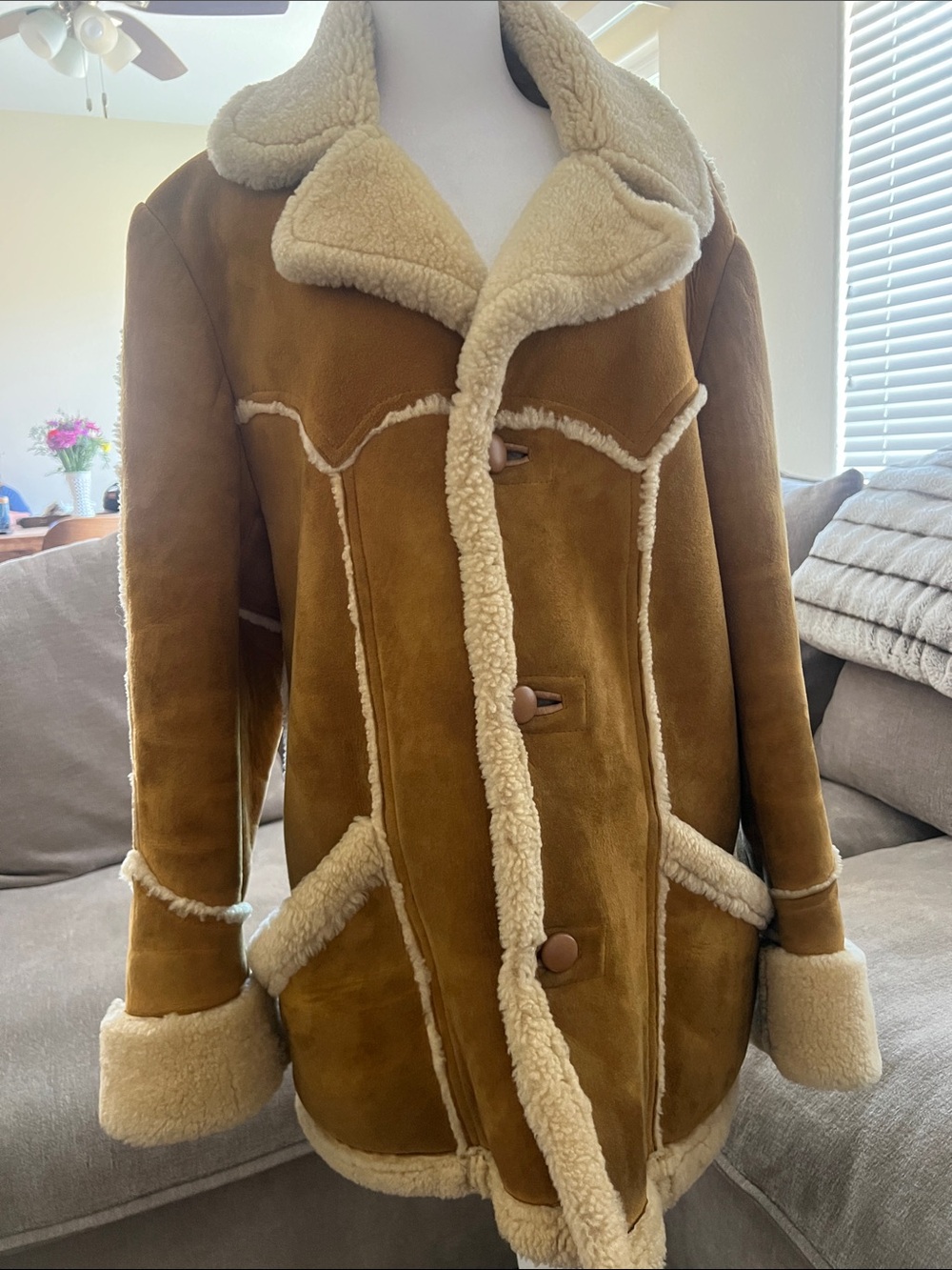 70s Men's SheepSkin Coat with Cream Trim
